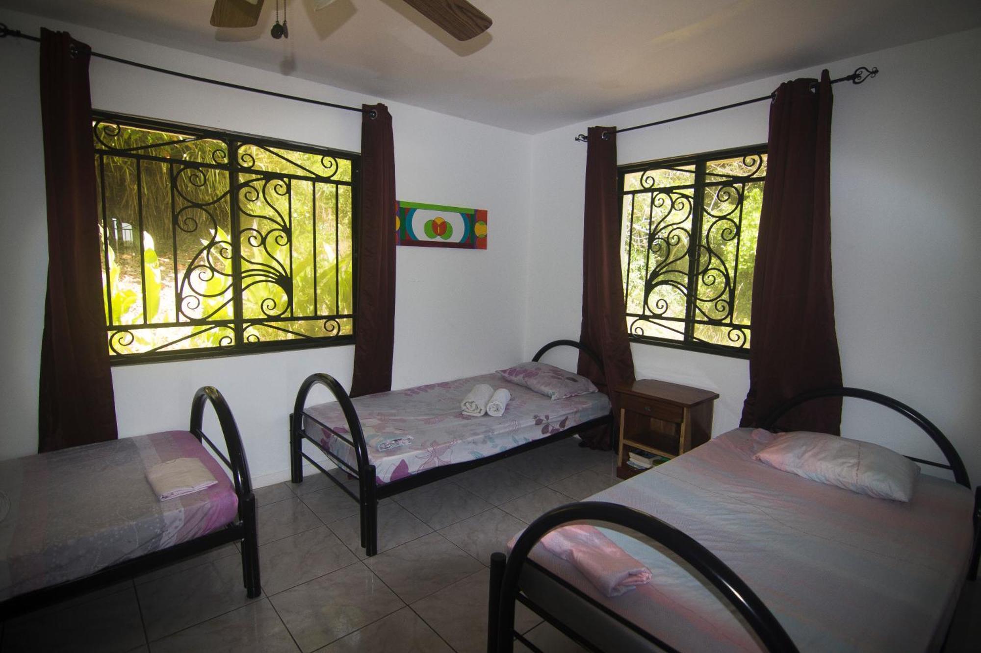 Wipeout Hostel Jaco Luaran gambar