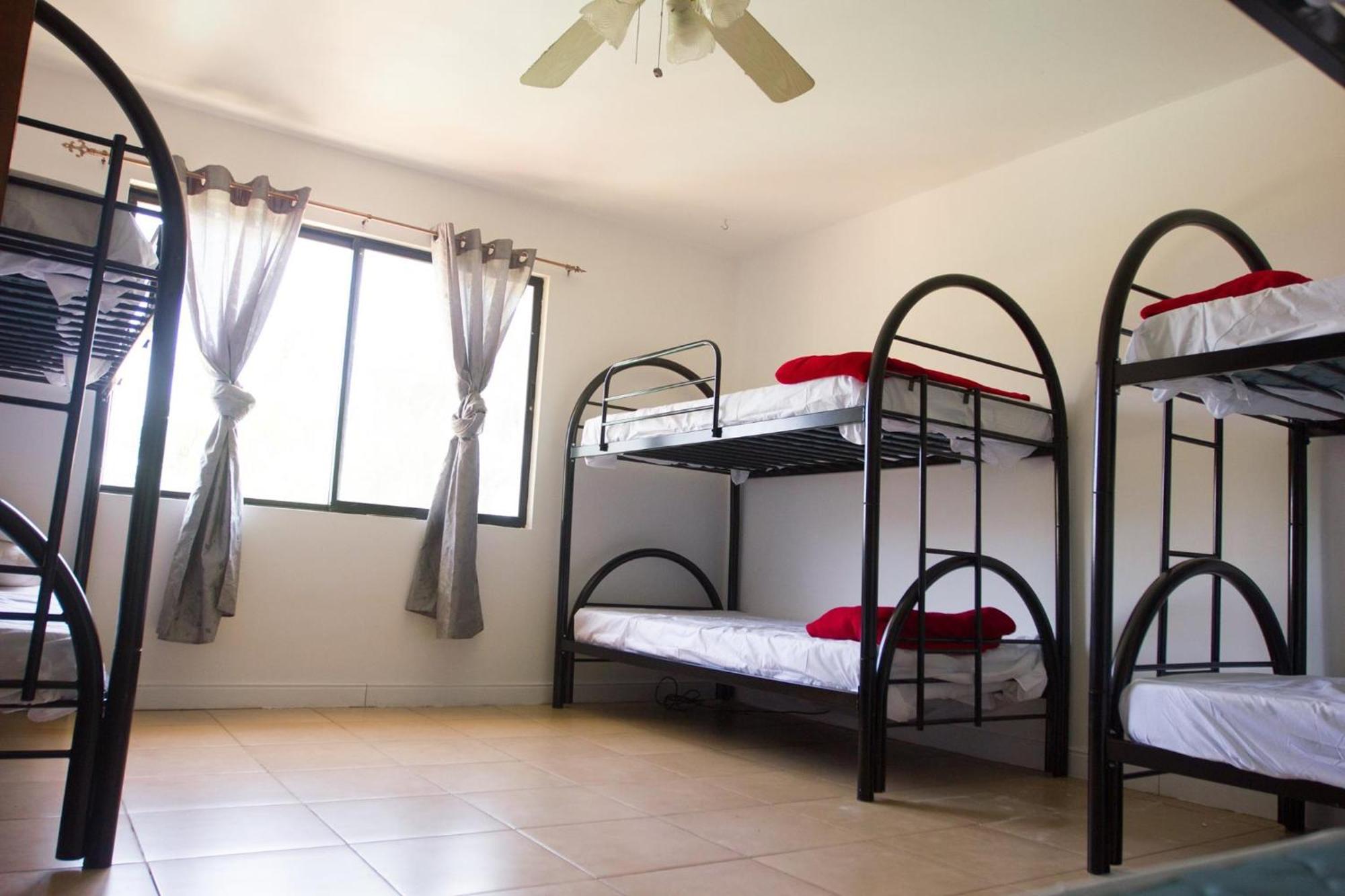 Wipeout Hostel Jaco Luaran gambar